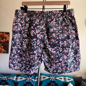 RVCA Gray Pink Floral Pull On Shorts Size L NWT